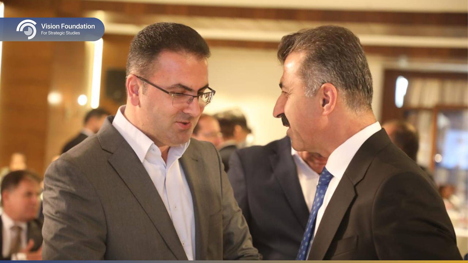azaraty awadankrdnawa u vision-4
